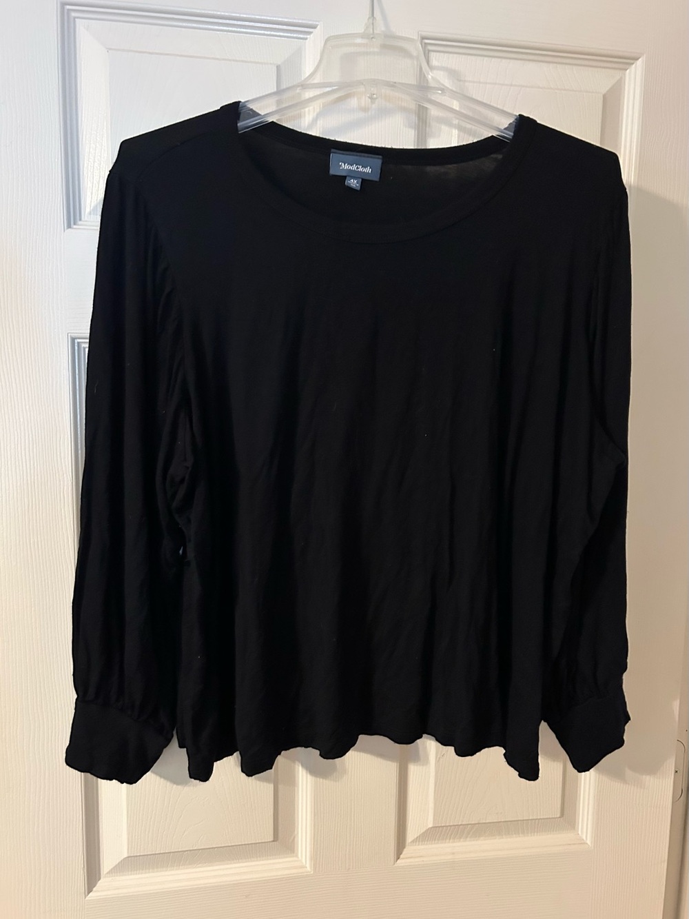 Modcloth Black Long-Sleeve Scoop Neck Top